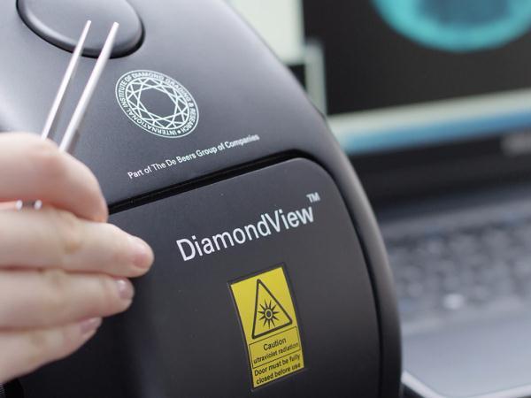 人工钻石与天然钻石的区别,钻石是人造的吗-第9张图片-翡翠网 人工钻石与天然钻石的区别,钻石是人造的吗-第9张图片-翡翠网