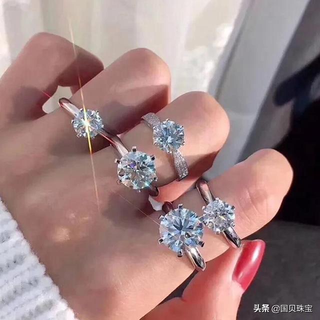 黄钻石1克拉多少钱,一克拉的钻石值多少钱-第6张图片-翡翠网 黄钻石1克拉多少钱,一克拉的钻石值多少钱-第6张图片-翡翠网