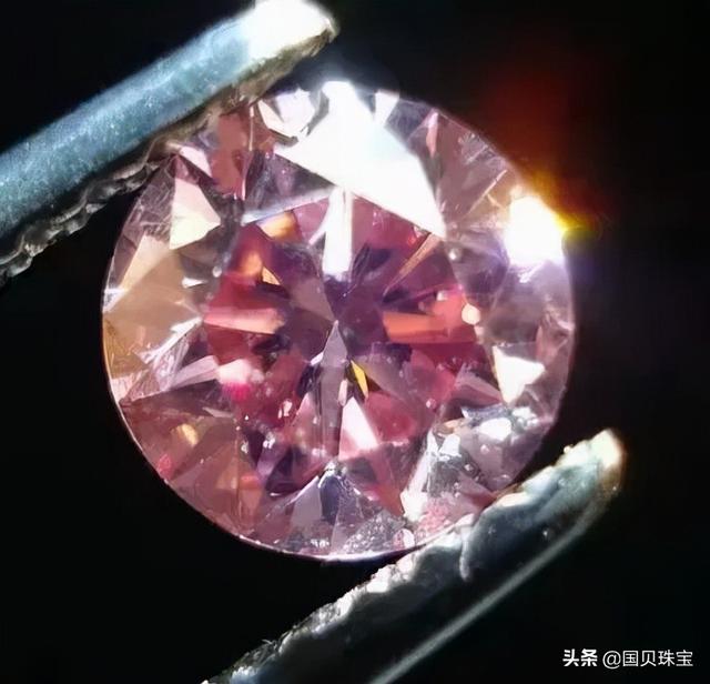 黄钻石1克拉多少钱,一克拉的钻石值多少钱-第8张图片-翡翠网 黄钻石1克拉多少钱,一克拉的钻石值多少钱-第8张图片-翡翠网