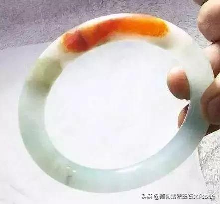 翡翠毛料原石,翡翠原石内有血-第3张图片-翡翠网 翡翠毛料原石,翡翠原石内有血-第3张图片-翡翠网