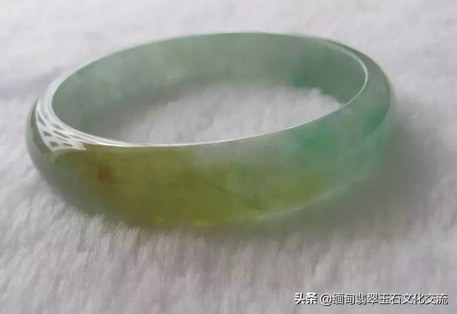 翡翠毛料原石,翡翠原石内有血-第7张图片-翡翠网 翡翠毛料原石,翡翠原石内有血-第7张图片-翡翠网