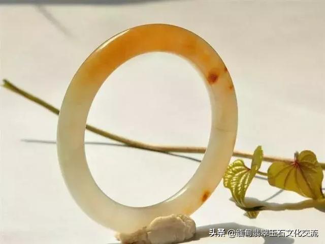 翡翠毛料原石,翡翠原石内有血-第15张图片-翡翠网 翡翠毛料原石,翡翠原石内有血-第15张图片-翡翠网