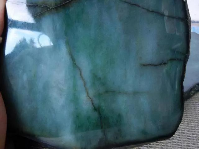 翡翠原石价值翡翠原石玉石结晶图片-第4张图片-翡翠网