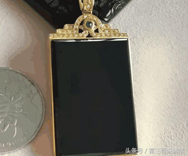 翡翠资深知识之墨翠,墨翠龙牌挂件寓意-第6张图片-翡翠网 翡翠资深知识之墨翠,墨翠龙牌挂件寓意-第6张图片-翡翠网