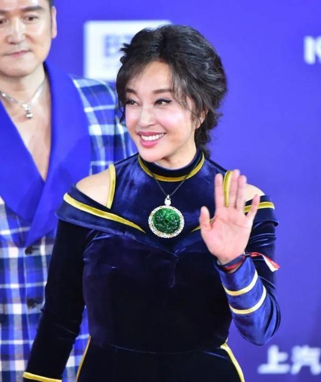 刘晓庆有多少翡翠,刘晓庆翡翠知识科普-第5张图片-翡翠网 刘晓庆有多少翡翠,刘晓庆翡翠知识科普-第5张图片-翡翠网