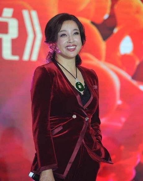 刘晓庆有多少翡翠,刘晓庆翡翠知识科普-第6张图片-翡翠网 刘晓庆有多少翡翠,刘晓庆翡翠知识科普-第6张图片-翡翠网