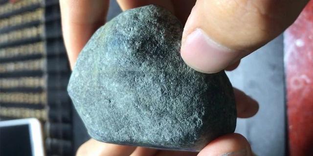 切翡翠原石切出冰种,冰种翡翠分哪几种-第4张图片-翡翠网 切翡翠原石切出冰种,冰种翡翠分哪几种-第4张图片-翡翠网