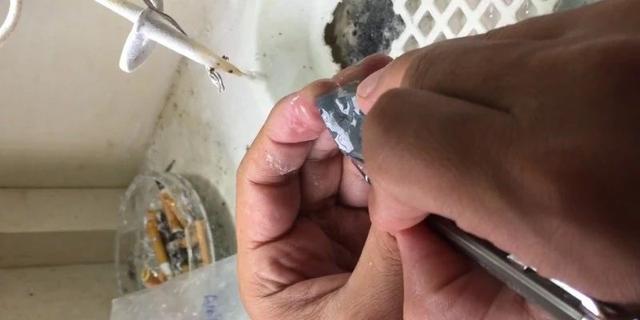 切翡翠原石切出冰种,冰种翡翠分哪几种-第8张图片-翡翠网 切翡翠原石切出冰种,冰种翡翠分哪几种-第8张图片-翡翠网