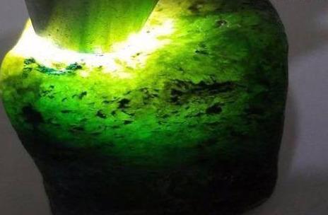 翡翠赌石术语翡翠原石术语讲解视频-第2张图片-翡翠网 翡翠赌石术语翡翠原石术语讲解视频-第2张图片-翡翠网