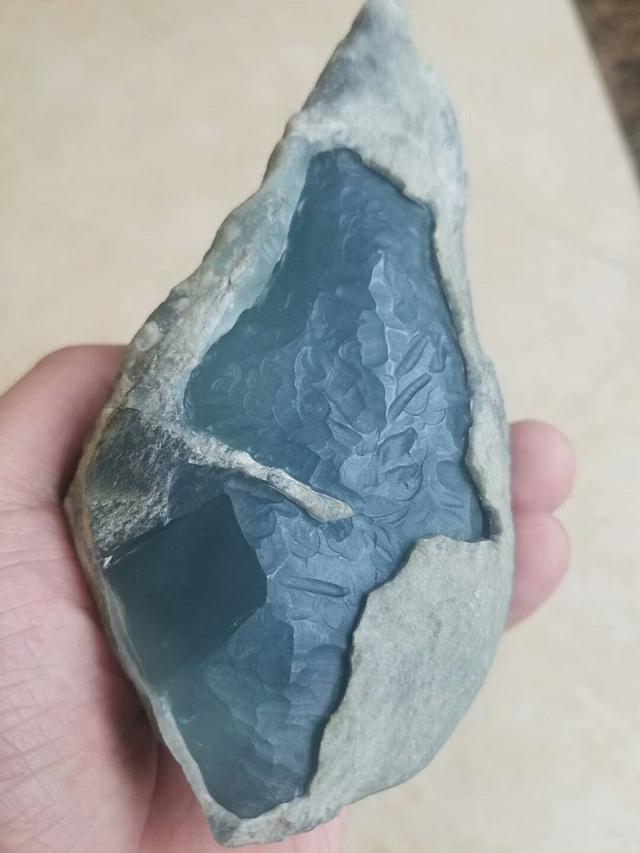 翡翠赌石术语翡翠原石术语讲解视频-第7张图片-翡翠网 翡翠赌石术语翡翠原石术语讲解视频-第7张图片-翡翠网