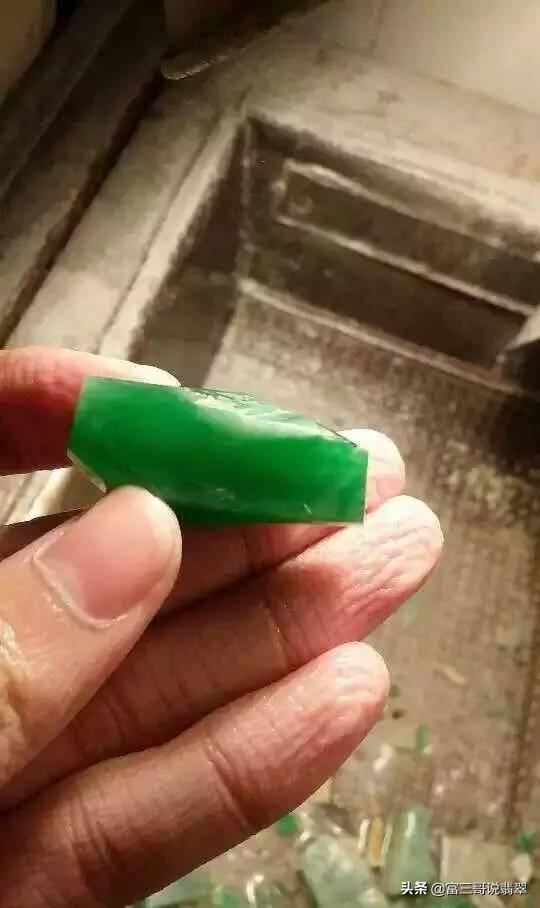 翡翠原石手工打磨翡翠可以自己打磨吗-第7张图片-翡翠网 翡翠原石手工打磨翡翠可以自己打磨吗-第7张图片-翡翠网