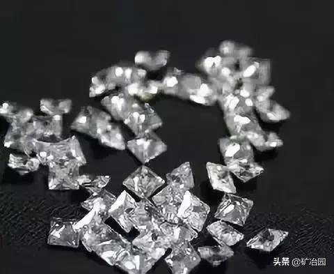 为什么锆石比钻石重,锆石和钻石有什么不同-第1张图片-翡翠网 为什么锆石比钻石重,锆石和钻石有什么不同-第1张图片-翡翠网