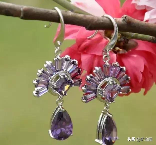 为什么锆石比钻石重,锆石和钻石有什么不同-第6张图片-翡翠网 为什么锆石比钻石重,锆石和钻石有什么不同-第6张图片-翡翠网