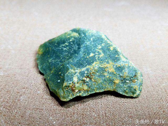 河北翡翠原石小,小的翡翠原石图片-第1张图片-翡翠网 河北翡翠原石小,小的翡翠原石图片-第1张图片-翡翠网