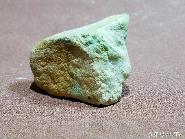 河北翡翠原石小,小的翡翠原石图片-第6张图片-翡翠网 河北翡翠原石小,小的翡翠原石图片-第6张图片-翡翠网