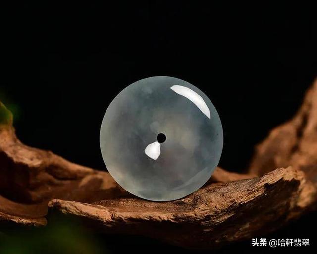 翡翠种水料价格,什么是水料翡翠-第3张图片-翡翠网 翡翠种水料价格,什么是水料翡翠-第3张图片-翡翠网