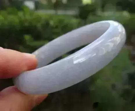 翡翠糯种玉镯知识,翡翠冰种糯种-第16张图片-翡翠网 翡翠糯种玉镯知识,翡翠冰种糯种-第16张图片-翡翠网