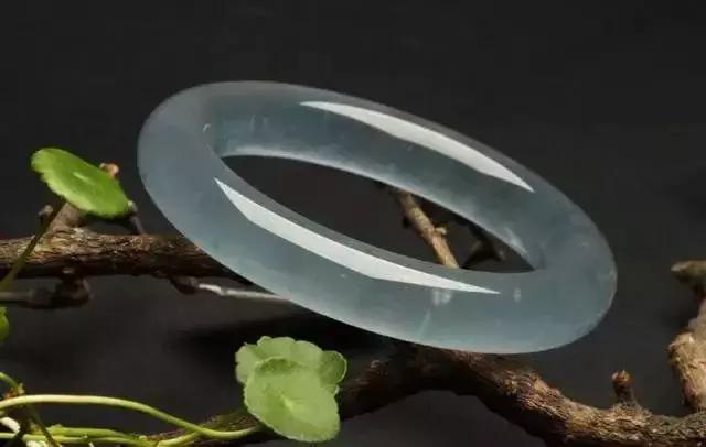 翡翠糯种玉镯知识,翡翠冰种糯种-第20张图片-翡翠网 翡翠糯种玉镯知识,翡翠冰种糯种-第20张图片-翡翠网