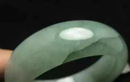 翡翠糯种玉镯知识,翡翠冰种糯种-第24张图片-翡翠网 翡翠糯种玉镯知识,翡翠冰种糯种-第24张图片-翡翠网