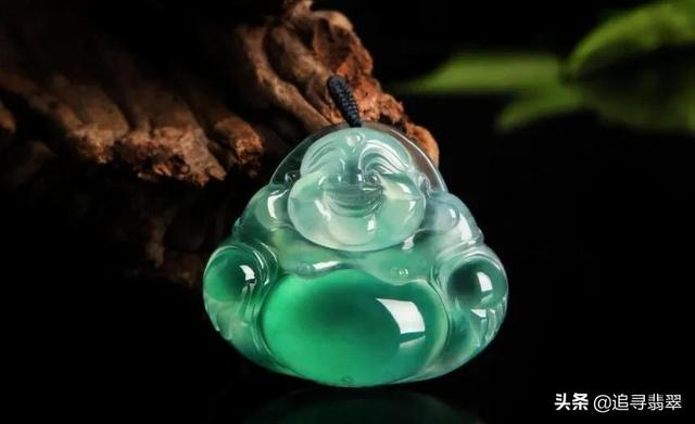 翡翠知识小典故翡翠如意的寓意-第3张图片-翡翠网 翡翠知识小典故翡翠如意的寓意-第3张图片-翡翠网