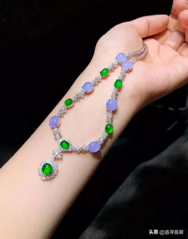 翡翠知识小典故翡翠如意的寓意-第4张图片-翡翠网 翡翠知识小典故翡翠如意的寓意-第4张图片-翡翠网