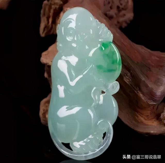 高糯化的翡翠手镯糯种翡翠手镯能带透吗-第6张图片-翡翠网 高糯化的翡翠手镯糯种翡翠手镯能带透吗-第6张图片-翡翠网