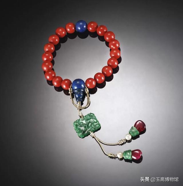 翡翠手珠是大颗好还是小颗好翡翠手珠的价格-第6张图片-翡翠网 翡翠手珠是大颗好还是小颗好翡翠手珠的价格-第6张图片-翡翠网