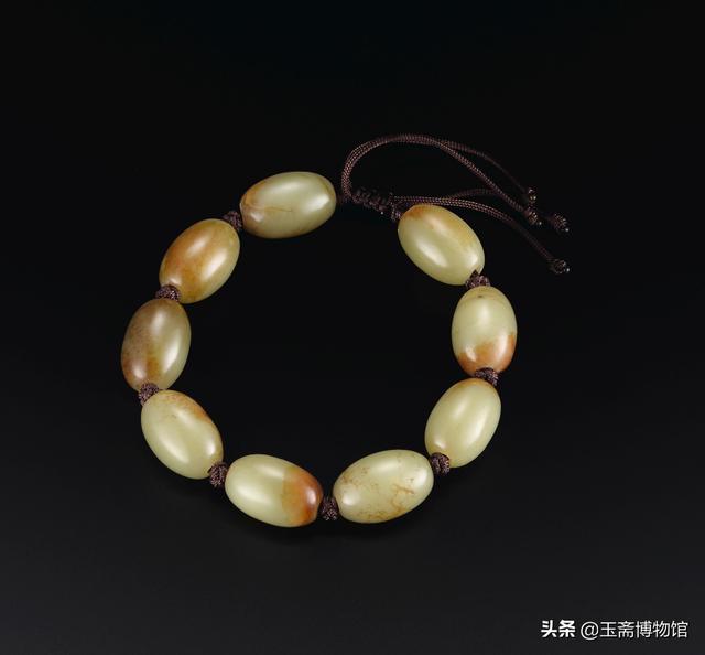 翡翠手珠是大颗好还是小颗好翡翠手珠的价格-第11张图片-翡翠网 翡翠手珠是大颗好还是小颗好翡翠手珠的价格-第11张图片-翡翠网