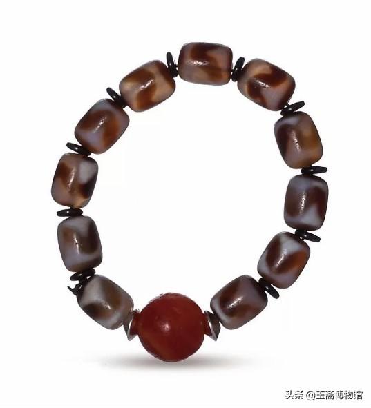 翡翠手珠是大颗好还是小颗好翡翠手珠的价格-第27张图片-翡翠网 翡翠手珠是大颗好还是小颗好翡翠手珠的价格-第27张图片-翡翠网