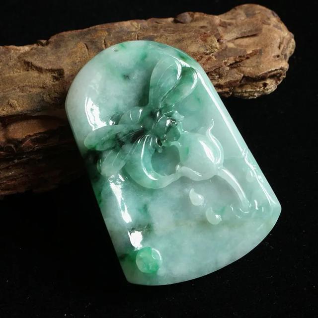 翡翠哪里的产地比较好,翡翠档次价格-第9张图片-翡翠网 翡翠哪里的产地比较好,翡翠档次价格-第9张图片-翡翠网