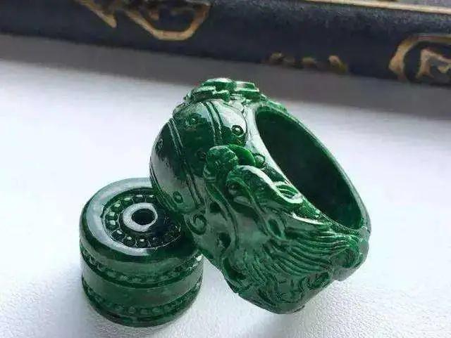 翡翠哪里的产地比较好,翡翠档次价格-第10张图片-翡翠网 翡翠哪里的产地比较好,翡翠档次价格-第10张图片-翡翠网