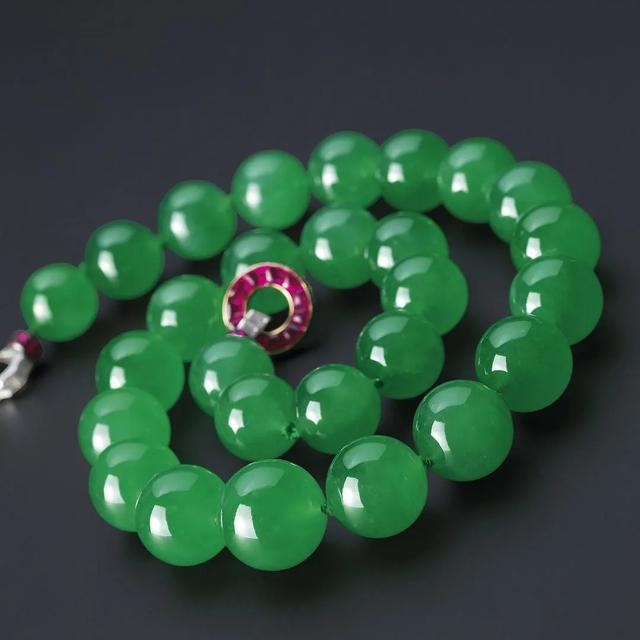 翡翠哪里的产地比较好,翡翠档次价格-第13张图片-翡翠网 翡翠哪里的产地比较好,翡翠档次价格-第13张图片-翡翠网