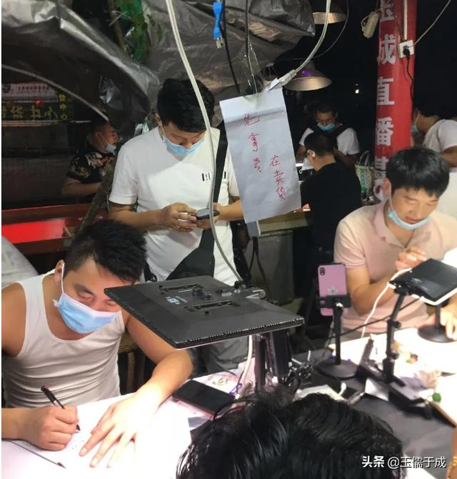 瑞丽翡翠原石批发市场瑞丽哪里有翡翠原石卖-第6张图片-翡翠网 瑞丽翡翠原石批发市场瑞丽哪里有翡翠原石卖-第6张图片-翡翠网