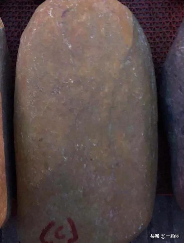 翡翠原石的造假翡翠原石作假图解-第25张图片-翡翠网 翡翠原石的造假翡翠原石作假图解-第25张图片-翡翠网