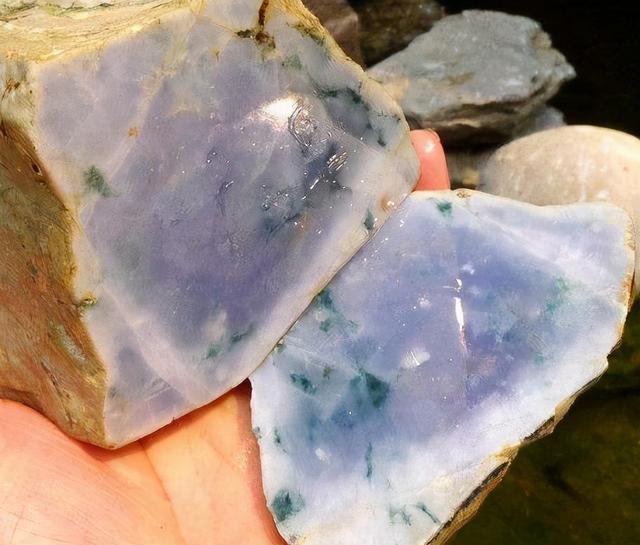 玉石翡翠原石老帕岗翡翠原石特点-第1张图片-翡翠网 玉石翡翠原石老帕岗翡翠原石特点-第1张图片-翡翠网