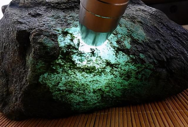 玉石翡翠原石老帕岗翡翠原石特点-第11张图片-翡翠网 玉石翡翠原石老帕岗翡翠原石特点-第11张图片-翡翠网