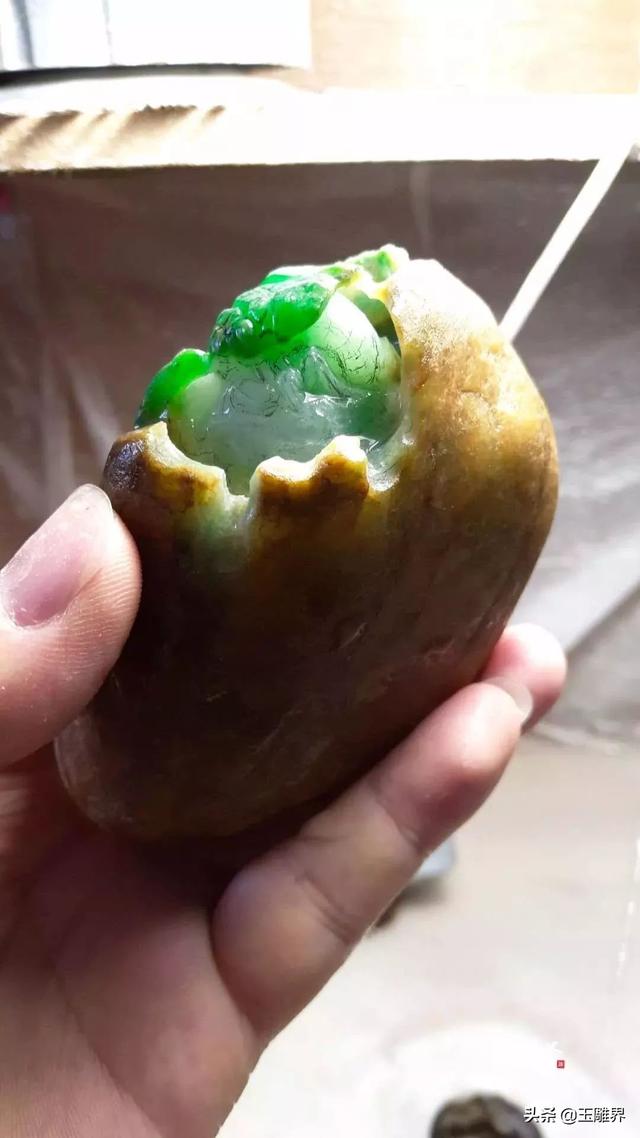 木纳原石怎么看种湖南翡翠原石-第5张图片-翡翠网 木纳原石怎么看种湖南翡翠原石-第5张图片-翡翠网