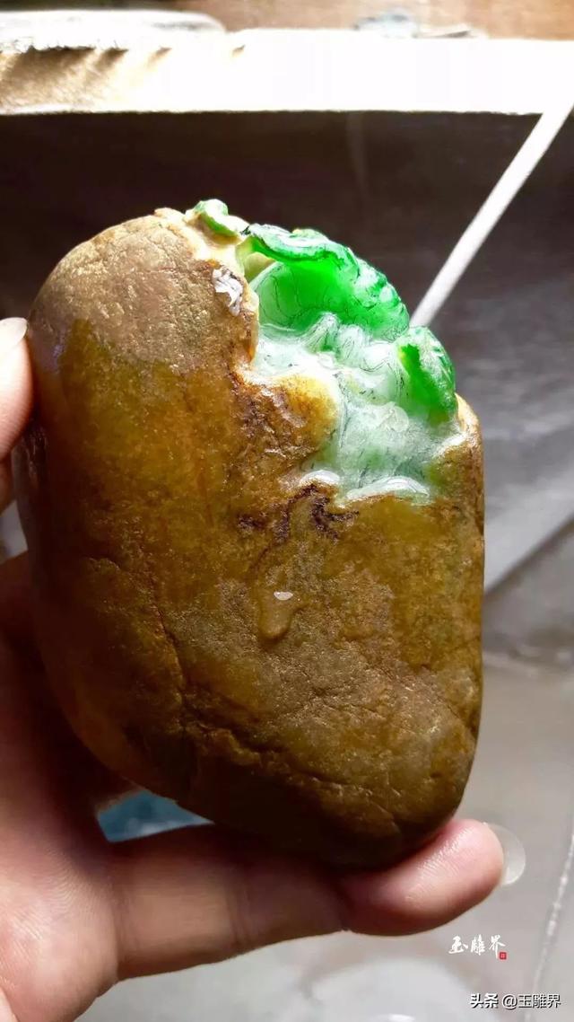 木纳原石怎么看种湖南翡翠原石-第7张图片-翡翠网 木纳原石怎么看种湖南翡翠原石-第7张图片-翡翠网