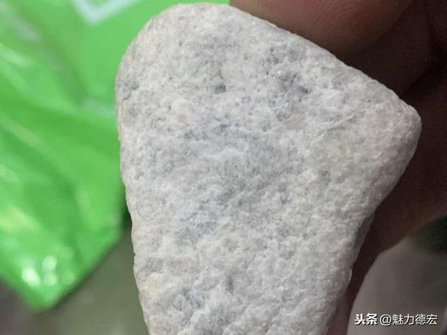 莫西沙5层矿翡翠原石,翡翠莫西沙原石讲解-第1张图片-翡翠网 莫西沙5层矿翡翠原石,翡翠莫西沙原石讲解-第1张图片-翡翠网