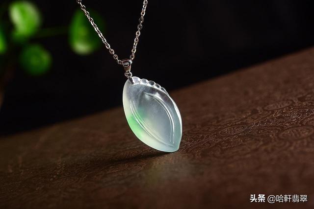 湖北翡翠原石糯冰种抚顺冰糯翡翠原石-第12张图片-翡翠网 湖北翡翠原石糯冰种抚顺冰糯翡翠原石-第12张图片-翡翠网