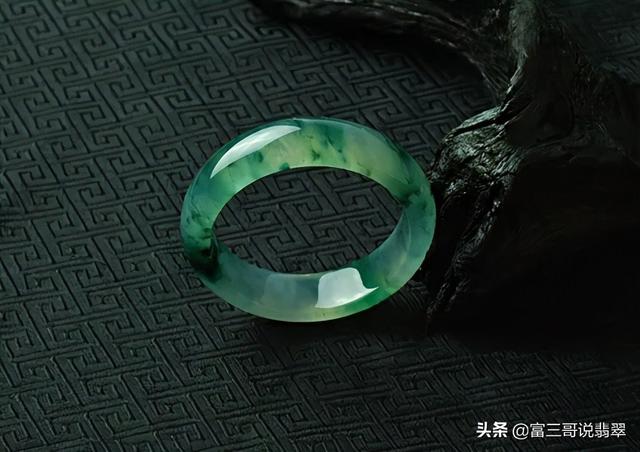 翡翠行话价格翡翠界的行话-第6张图片-翡翠网 翡翠行话价格翡翠界的行话-第6张图片-翡翠网