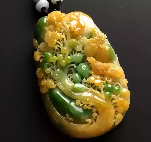 翡翠原石比成品贵,翡翠挂牌价格表-第6张图片-翡翠网 翡翠原石比成品贵,翡翠挂牌价格表-第6张图片-翡翠网