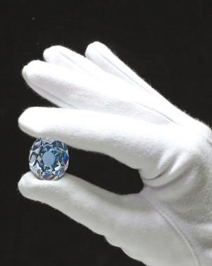 钻石净度分级表图片钻石颜色级别-第4张图片-翡翠网 钻石净度分级表图片钻石颜色级别-第4张图片-翡翠网