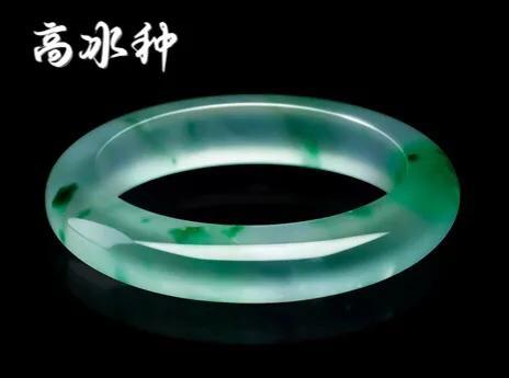 玻璃地翡翠玉镯价格,玻璃种翡翠价格-第10张图片-翡翠网 玻璃地翡翠玉镯价格,玻璃种翡翠价格-第10张图片-翡翠网