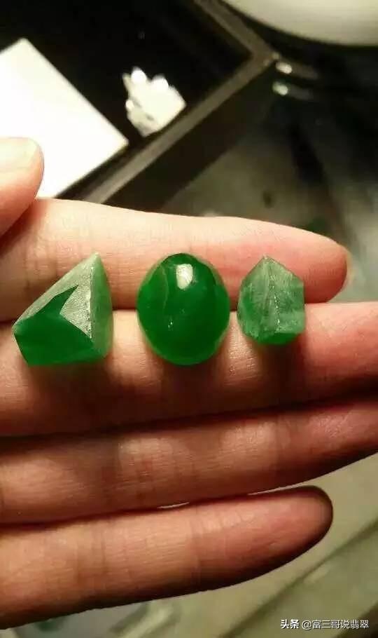 翡翠原石小的自己磨怎么磨,翡翠原石在家怎么去皮-第13张图片-翡翠网 翡翠原石小的自己磨怎么磨,翡翠原石在家怎么去皮-第13张图片-翡翠网