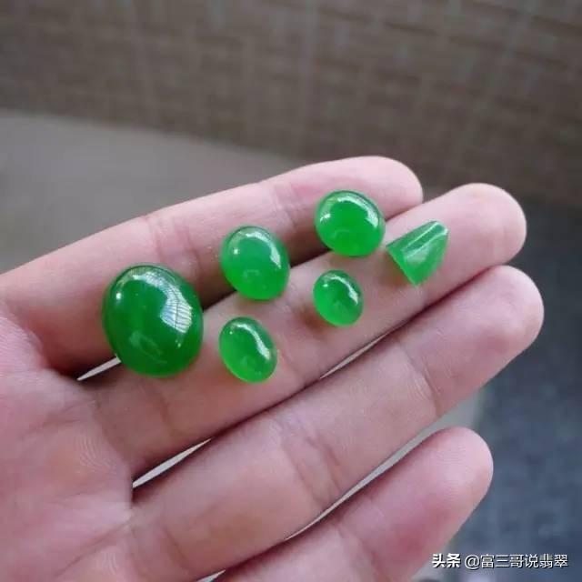 翡翠原石小的自己磨怎么磨,翡翠原石在家怎么去皮-第14张图片-翡翠网 翡翠原石小的自己磨怎么磨,翡翠原石在家怎么去皮-第14张图片-翡翠网