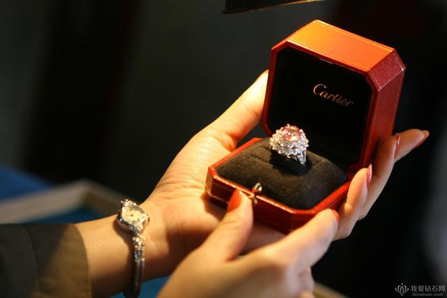 买钻石戒指哪个品牌好钻石品牌排行榜前十名-第5张图片-翡翠网 买钻石戒指哪个品牌好钻石品牌排行榜前十名-第5张图片-翡翠网
