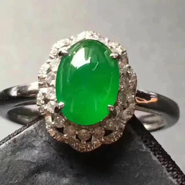 帝王绿翡翠原石产地帝王绿翡翠原石介绍-第3张图片-翡翠网 帝王绿翡翠原石产地帝王绿翡翠原石介绍-第3张图片-翡翠网