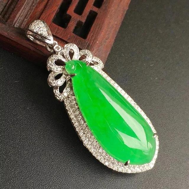 帝王绿翡翠原石产地帝王绿翡翠原石介绍-第4张图片-翡翠网 帝王绿翡翠原石产地帝王绿翡翠原石介绍-第4张图片-翡翠网