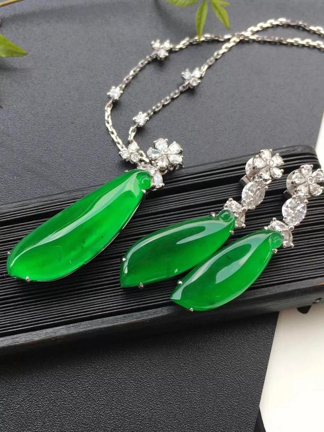 帝王绿翡翠原石产地帝王绿翡翠原石介绍-第6张图片-翡翠网 帝王绿翡翠原石产地帝王绿翡翠原石介绍-第6张图片-翡翠网